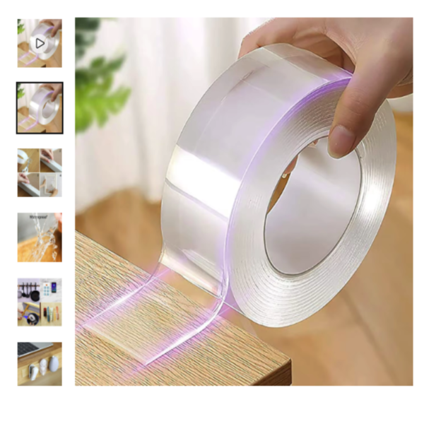 Rollo de cinta adhesiva de doble cara transparente en oferta Mano sosteniendo un gran rollo de cinta adhesiva de doble cara transparente sobre una mesa de madera