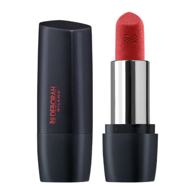 Barra de labios Milano Red Mat Deborah Milano 3 abierta mostrando su tono rojo mate aterciopelado con grabado del logotipo y su envase negro
