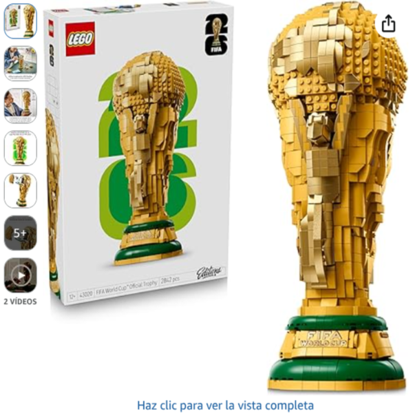LEGO Trofeo Oficial de la Copa Mundial de la FIFA 43020 construido con piezas LEGO y acabado dorado.