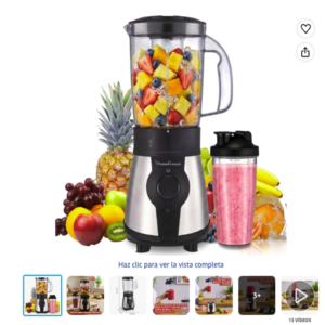 Moulinex Blend & Go batidora de vaso individual con accesorios Moulinex Blend & Go batidora de vaso compacta de acero inoxidable junto a su botella portatil y frutas variadas