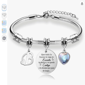 Pulsera personalizada Awyuan con inicial y charms Pulsera personalizada Awyuan con inicial B, mensaje grabado en español y colgante de corazón.