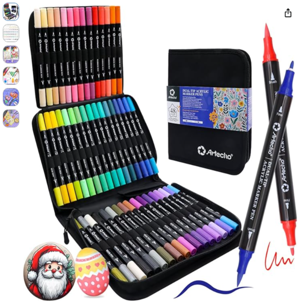Text: Set de 48 rotuladores acrilicos de doble punta Artecho dentro de su estuche organizador negro con ejemplos de dibujos en piedras.
