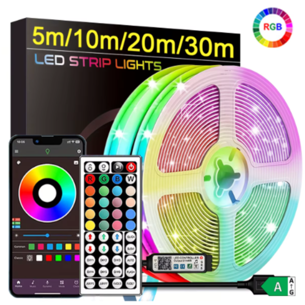 Tira de luces LED RGB inteligente enrollada mostrando su brillo multicolor junto a un smartphone y un mando a distancia tira-de-luces-led-rgb-inteligente.